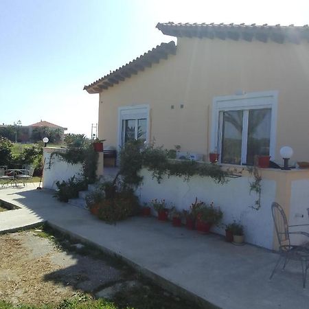 Studios Στουσ Πυργουσ Θερμησ Mytilíni Exterior foto