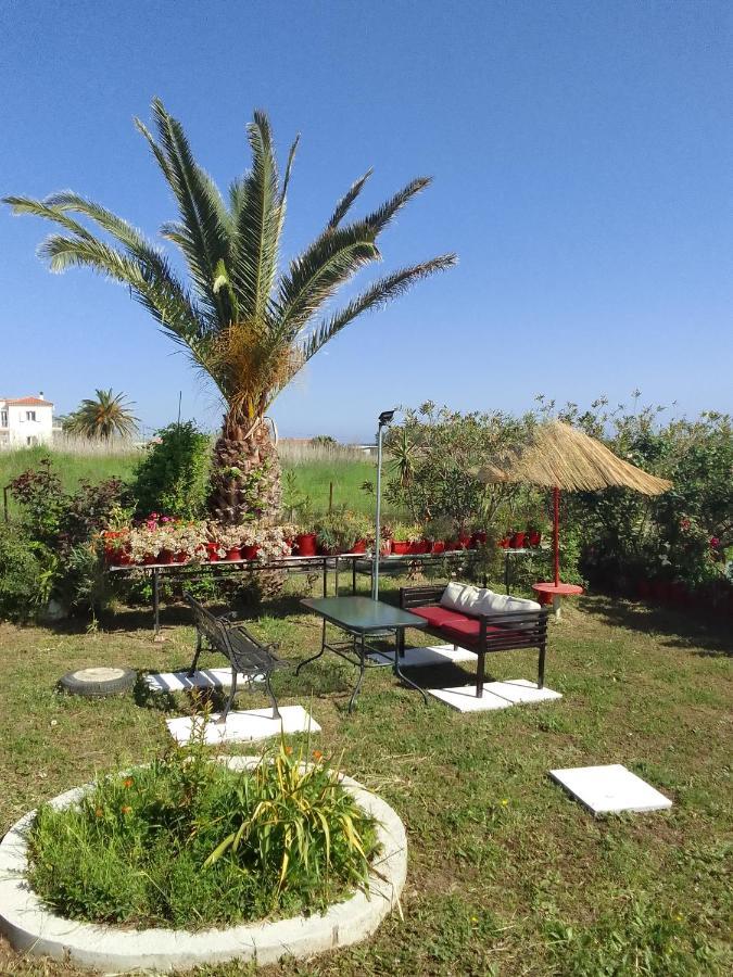 Studios Στουσ Πυργουσ Θερμησ Mytilíni Exterior foto