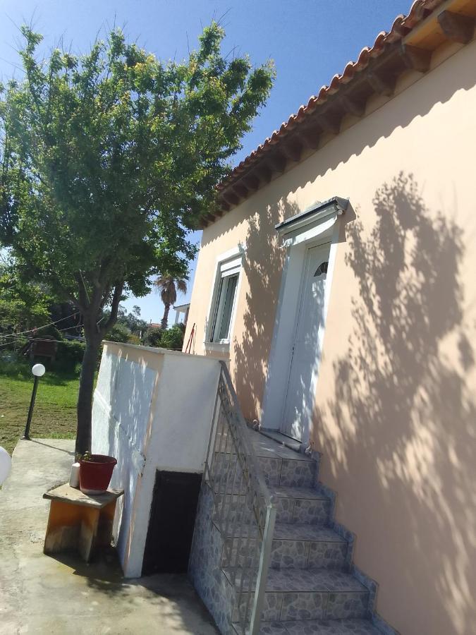 Studios Στουσ Πυργουσ Θερμησ Mytilíni Exterior foto