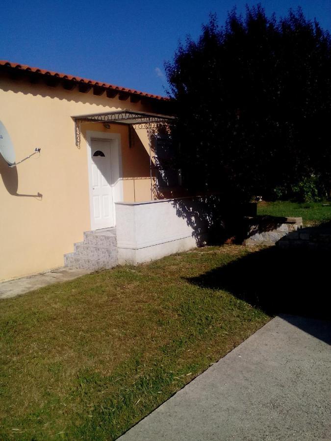 Studios Στουσ Πυργουσ Θερμησ Mytilíni Exterior foto